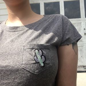 XXI grey crop top with embroidered cactus patch